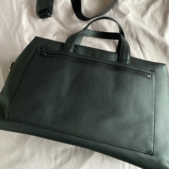 BRAND NEW NEVER USED AWAY LEATHER EVERYWHERE BAG - Picture 5 of 6